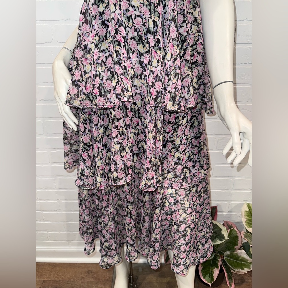 Allison New York Chic Floral Midi Tiered Dress in Pink and Black - Picture 5 of 12